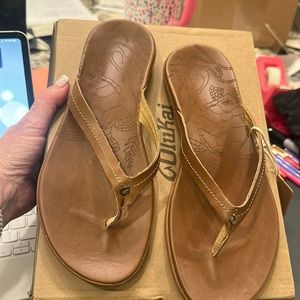 Olukai flip flops  BNWT